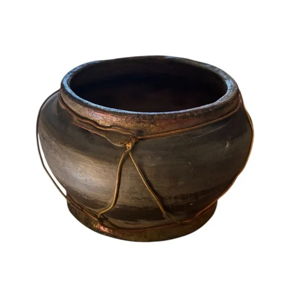 Handmade Raku Studio Pottery w/ Copper Wire. - Picture 2 of 6